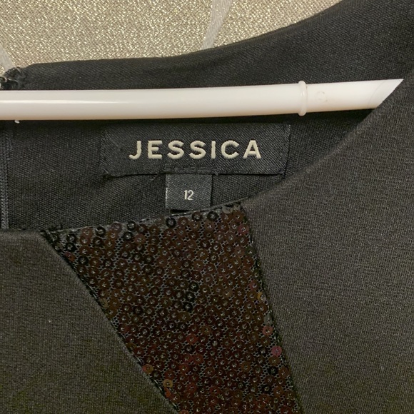 Black dress - Picture 4 of 5